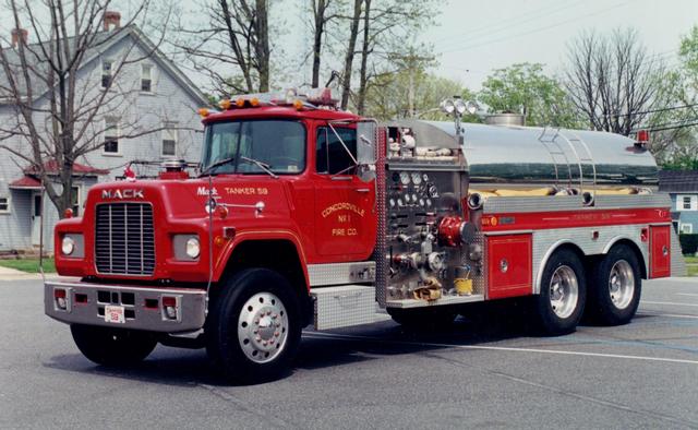 1988 Mack R Model Tanker
Semi Retired in 2008, Chassis sold to Private Owner, body placed on International still in service today
